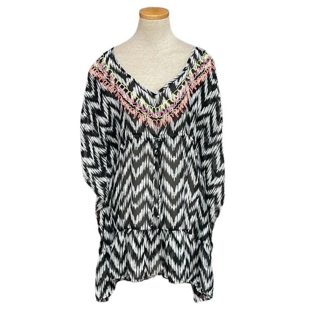 Miken Coverup Womens XL Black White NWT Zig Zag Pattern Embroidered Sheer Poncho